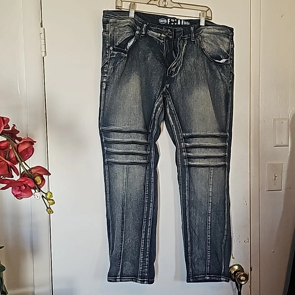 Jeans - Picture 1 of 3